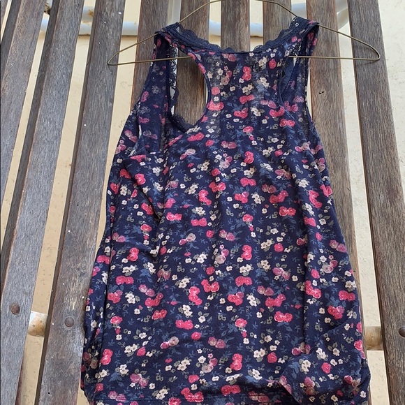 Floral Racerback Tank Top 🌸 - Picture 2 of 2